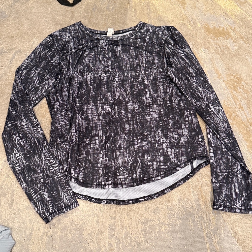 Lululemon High-Neck Running and Training Long Sleeve Shirt size 6 in EUC